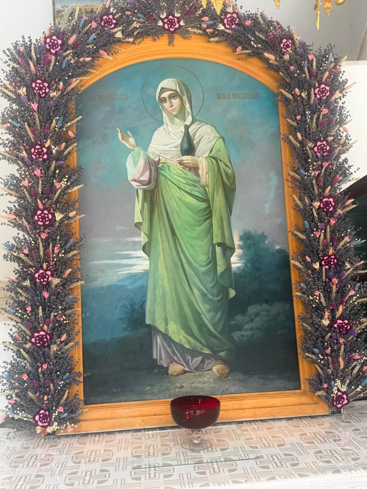 Fotografie din biserică 5 — Maicuța Leonora